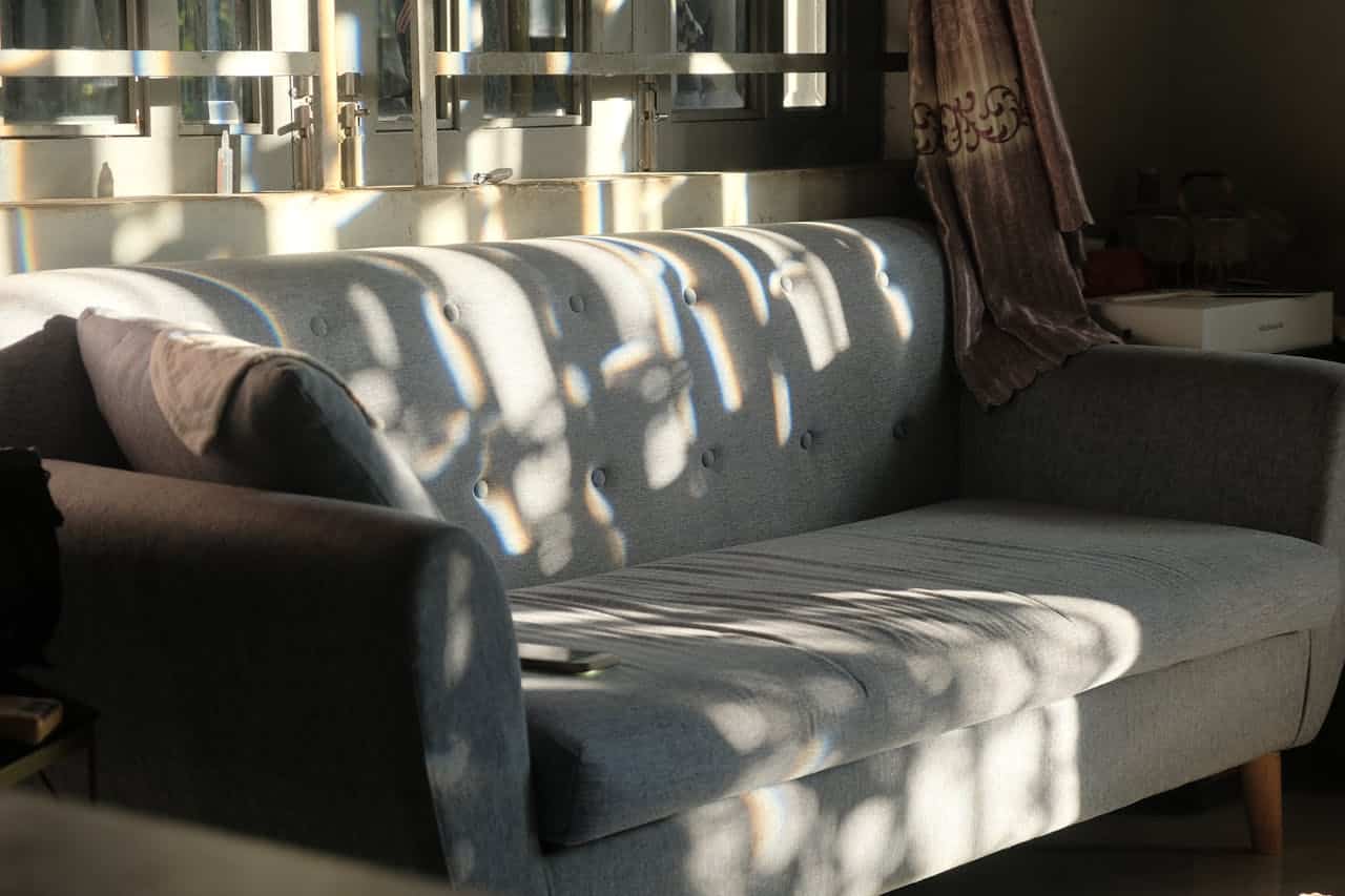 FHA home loan benefits infographic by HighTide Mortgage illustrating eligibility criteria and mortgage calculator features.